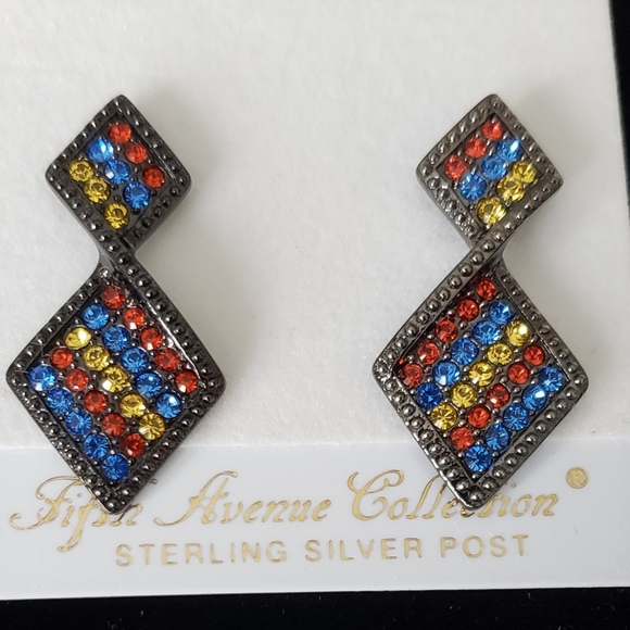 Fifth Avenue Collection Necklace & Post Earring Set - Picture 2 of 6